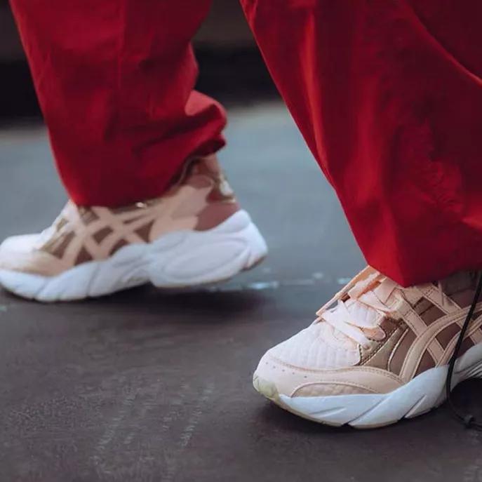 矮个子女生穿什么运动鞋好看,女生百搭运动鞋高级感