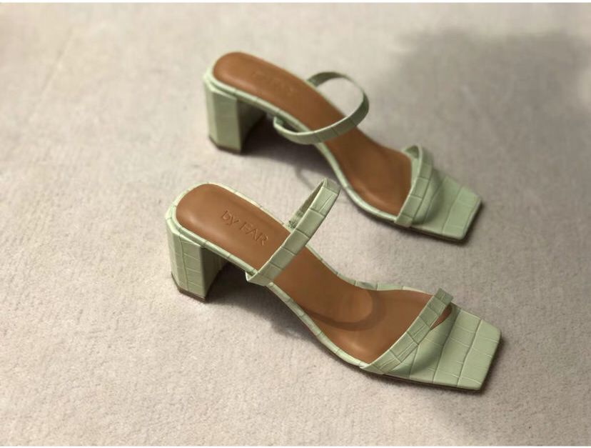 牛油果绿流行,牛油果绿跳色搭配款式