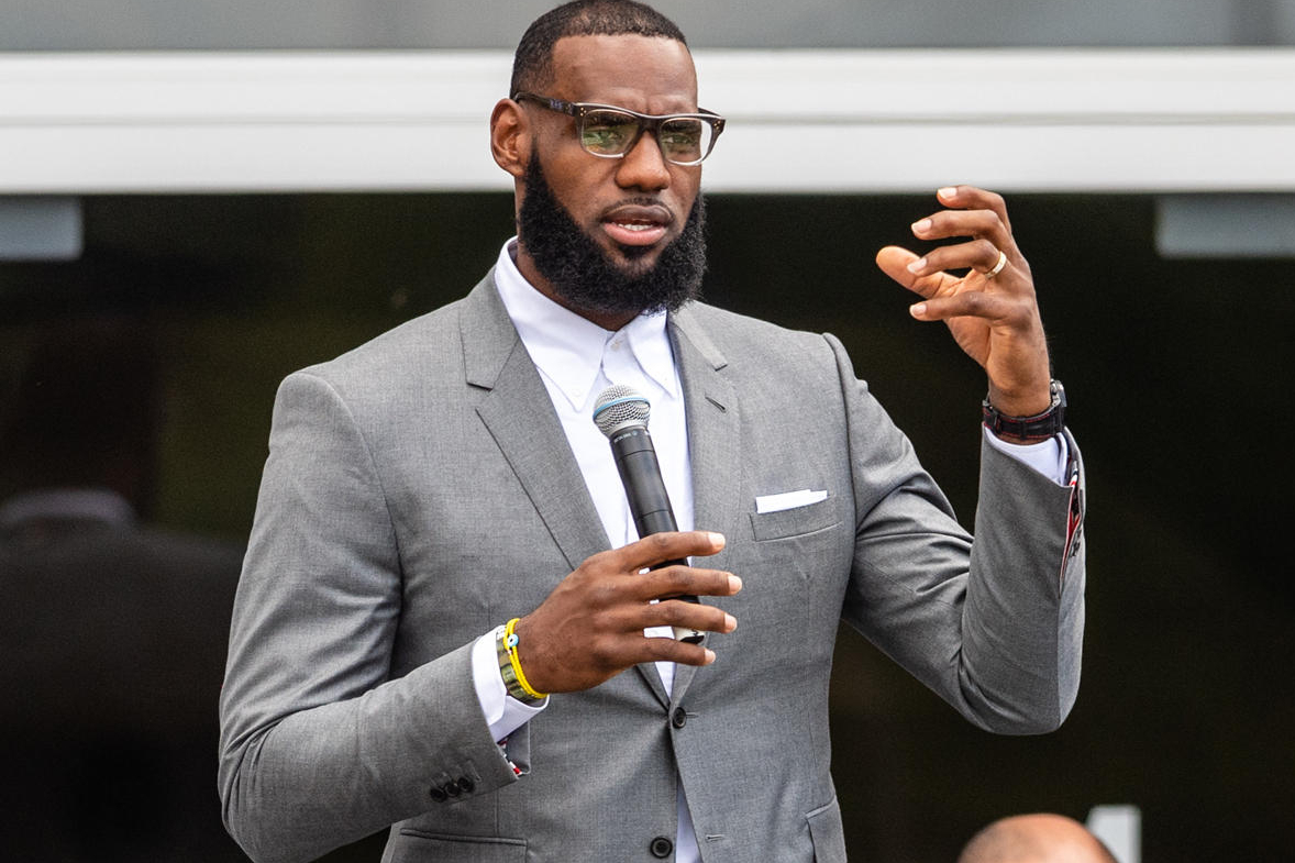 詹姆斯身家超10亿美元交税吗,詹姆斯收入1.085亿美元