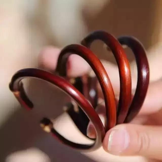 随便砍竹子做金箍棒,随便捡一节树枝雕刻木剑