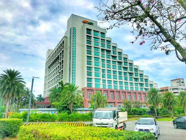 这家酒店有全台唯一「乌龙院主题房」,还能在馆内开赛车