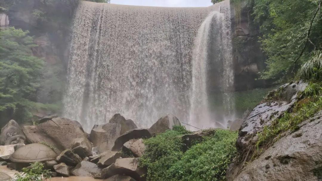 济南惊现黄果树瀑布般美景,惊现黄果树瀑布