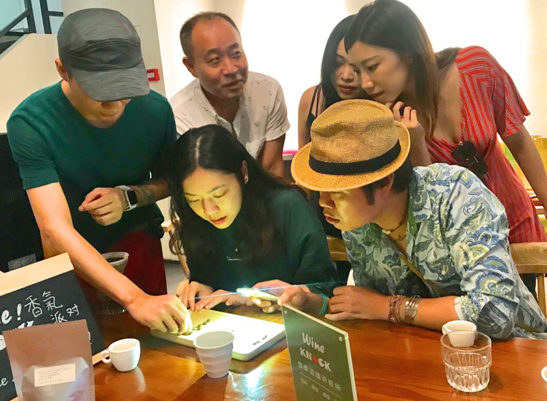 精酿啤酒咖啡征文题目 (啤酒咖啡治好重瘾者)