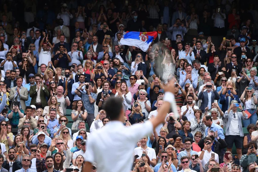 温布尔登称王｜德约科维奇的远方，在更远