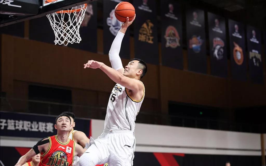 cba第35轮最佳阵容公布,cba前3的后位