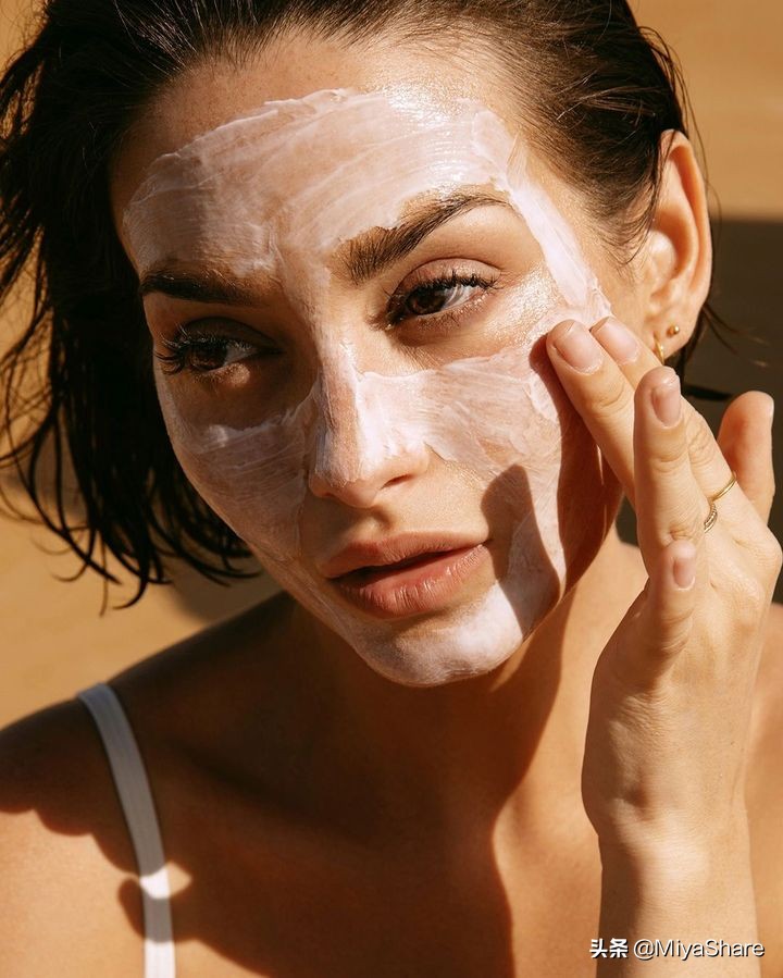 防晒霜干皮不搓泥上妆服帖,厚重的防晒霜应该怎么涂
