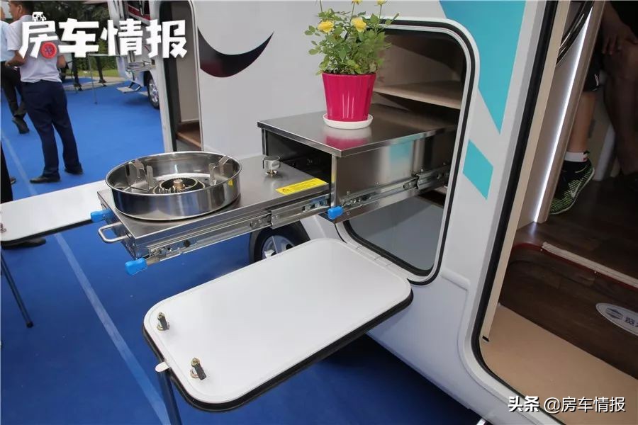 江铃d-max底盘单排皮卡房车怎么样,神行太保d-max硬升顶皮卡四驱房车