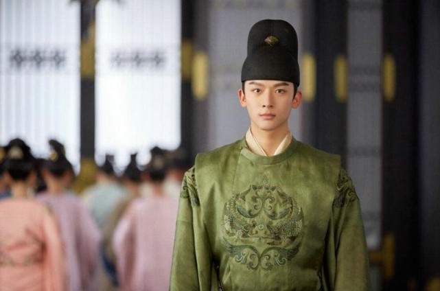 眼神清澈含情，声音温柔有磁性，湖北果然盛产国风*男美**