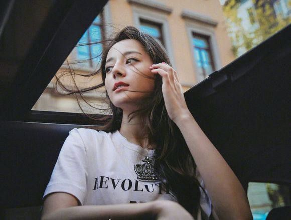 始于颜值陷于才华迪丽热巴,颜值出众的迪丽热巴