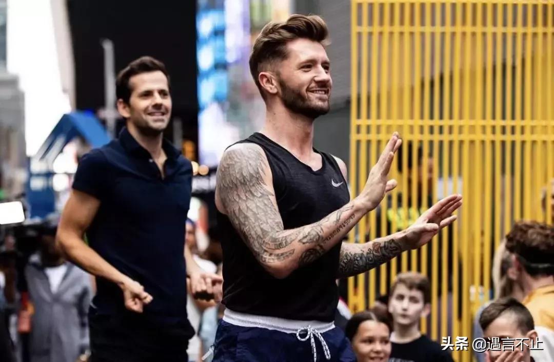 乔治小王子被嘲笑,乔治小王子跳舞