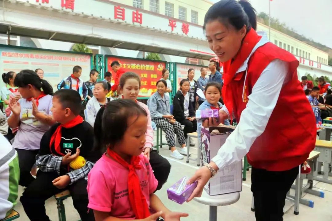 爱心团队助山区孩子圆梦,手拉手圆梦微心愿