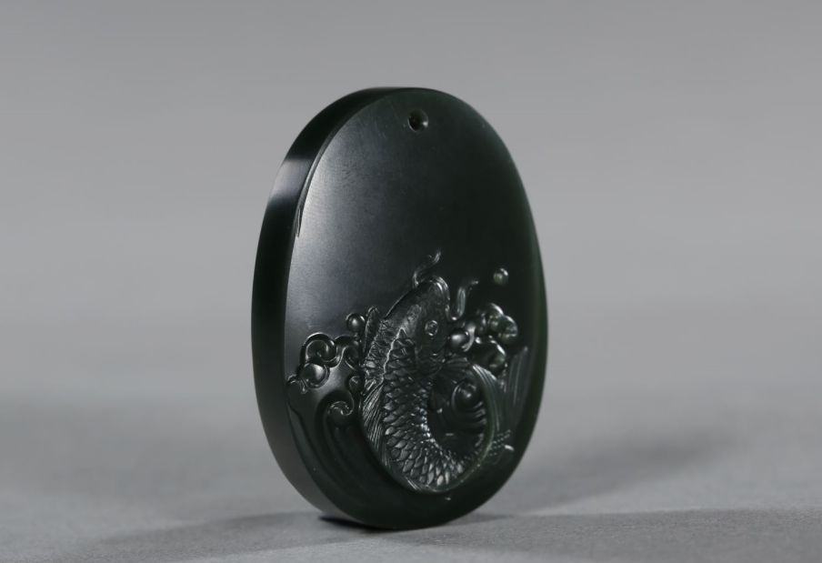 和田玉打灯光圈越小密度越好吗,和田玉是不是密度越高越好呢