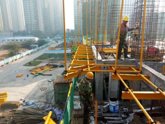 新型悬挑脚手架孔洞不漏水,新型悬挑脚手架如何预埋