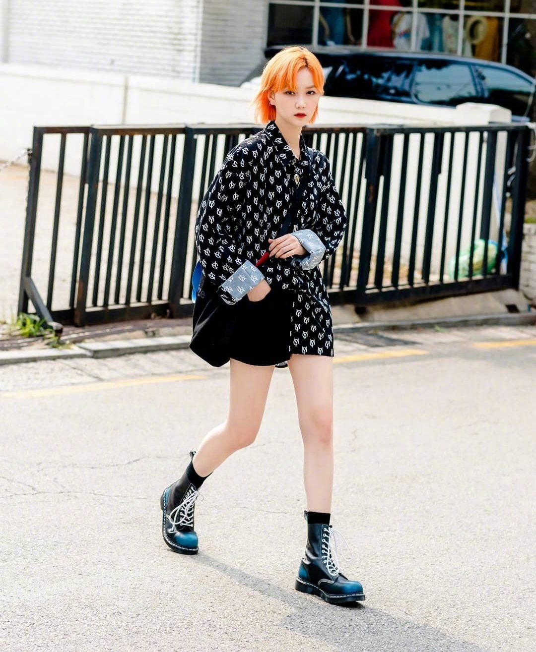 韩国女生必备穿搭单品,韩国女生穿搭街拍