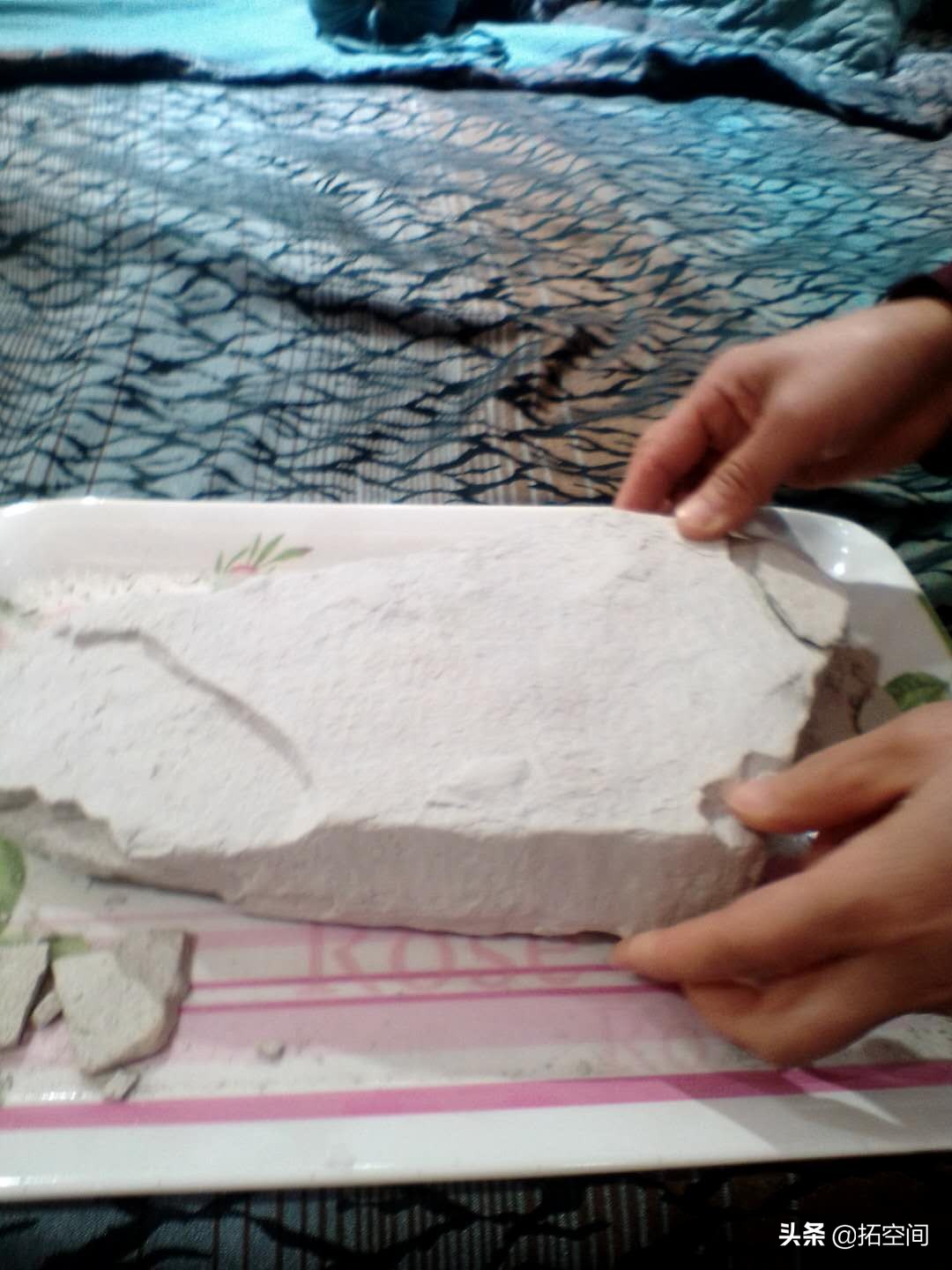 肌理漆与硅藻泥的区别在哪,硅藻泥壁布和普通壁布价格比较