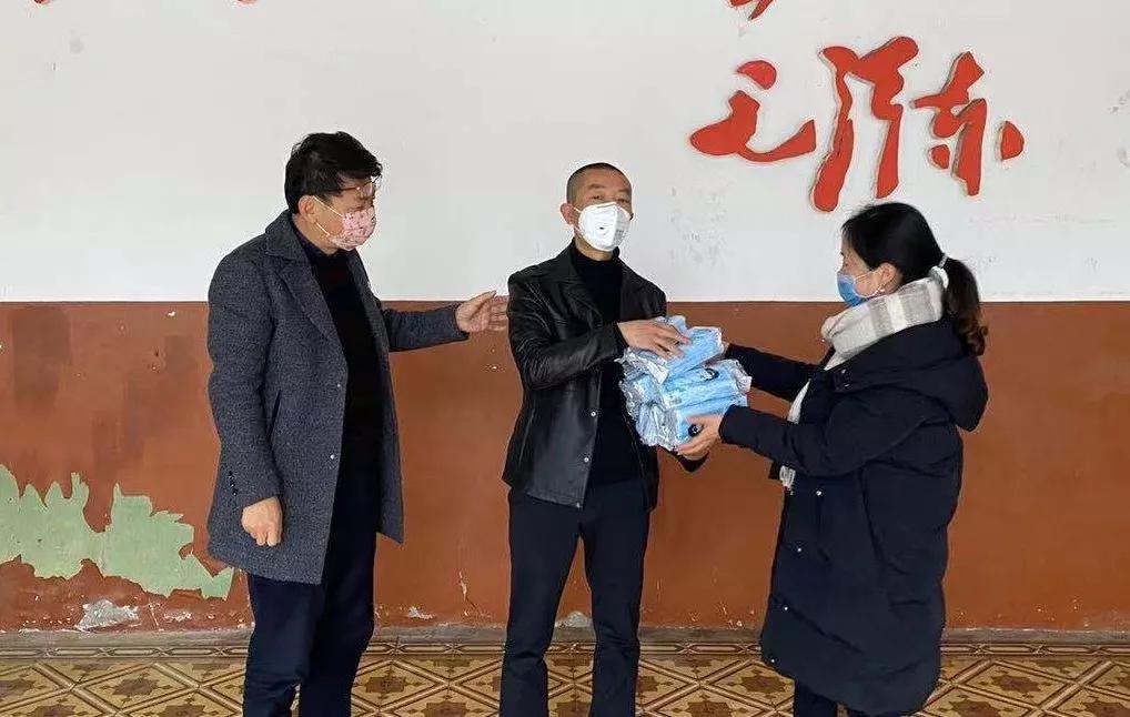 疫情暖心时刻,疫情防疫感动瞬间