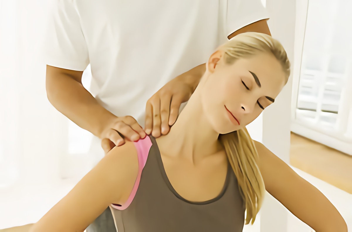 落枕后脖子一侧筋一直疼怎么缓解,落枕脖子肿了怎么缓解