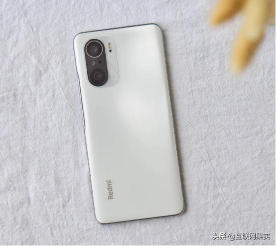 不建议买苹果手机的国产机,不考虑拍照性价比高的苹果手机