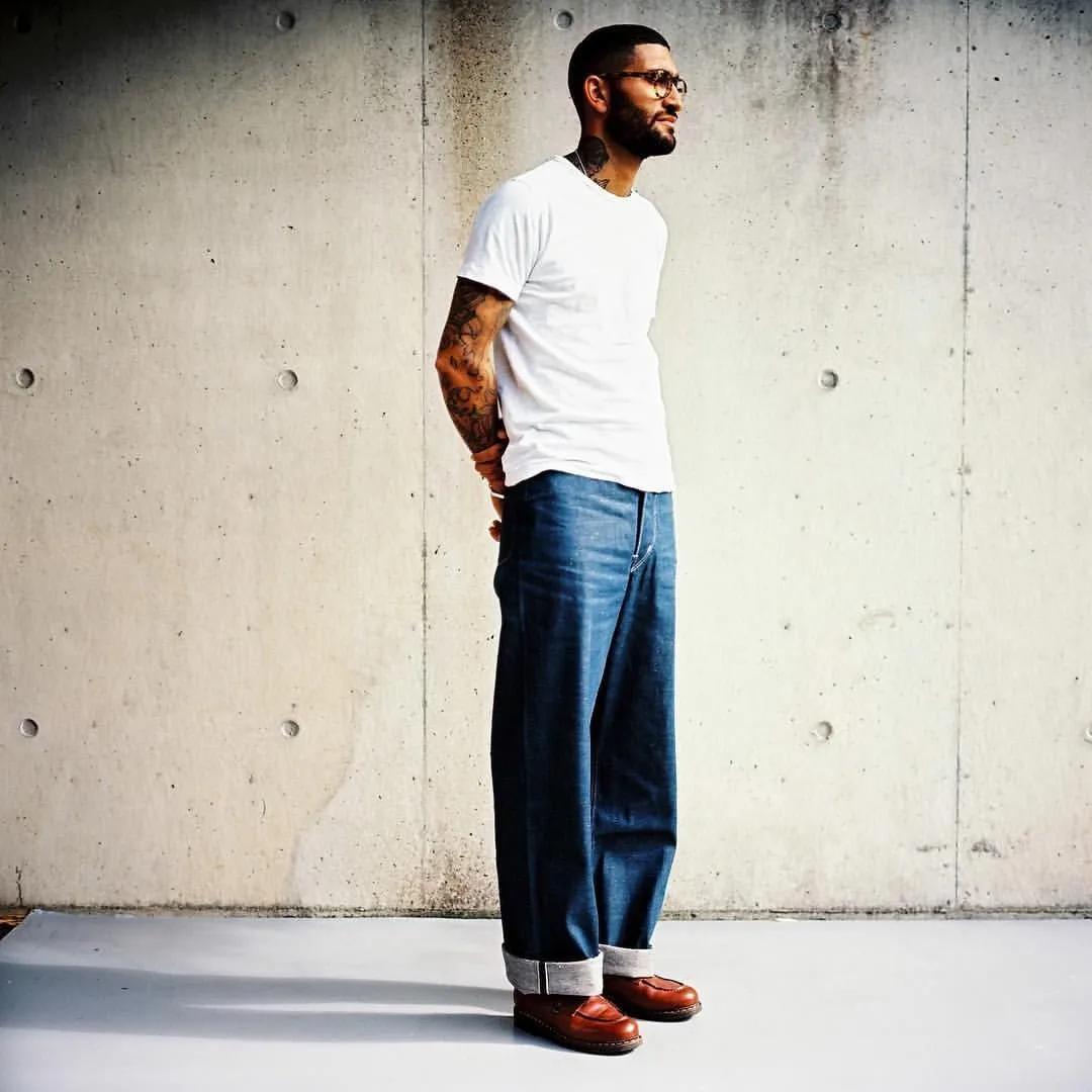 微喇牛仔裤怎么看合不合身,牛仔裤穿上怎么看合身不合身