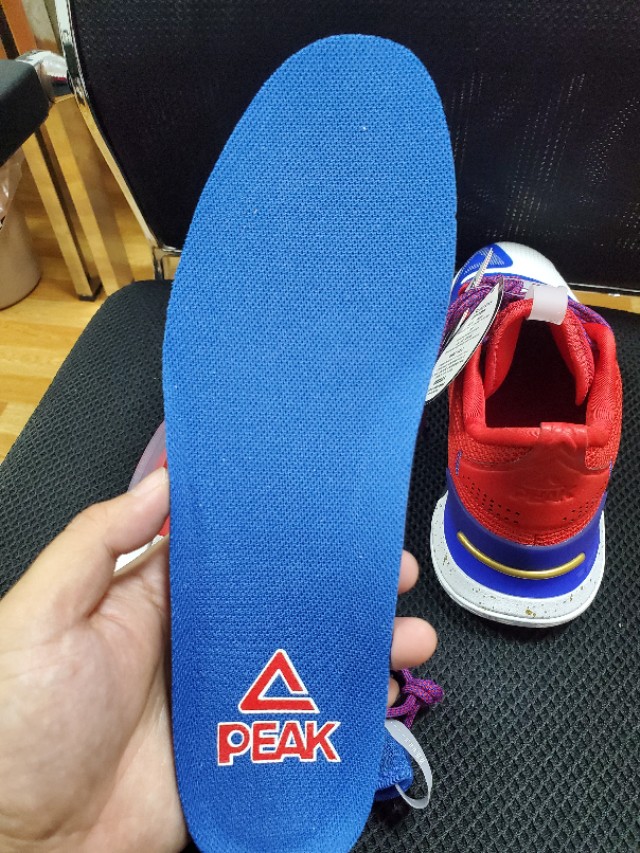 路威上脚篮球鞋2022,路威篮球鞋闪现2019