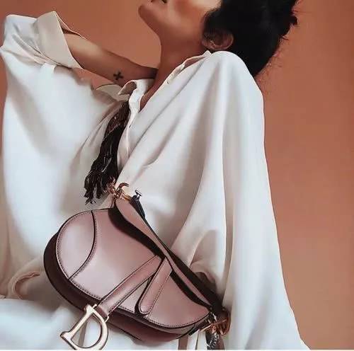 明星街拍包包香奈儿经典款,盘点街头出镜率最高的10款包包