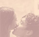 这年头的吻戏都这么激烈的么，嘴唇都是铁做的吧？