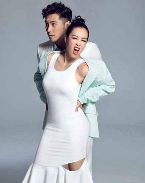 50岁的钟丽缇大秀,49岁钟丽缇出席活动变油腻大妈