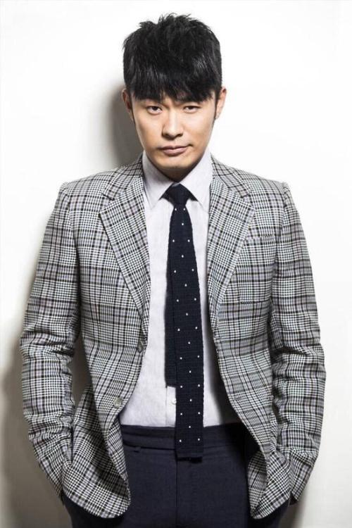 2014年，陈赫抛弃相爱14年的许婧移情张子萱，许婧现在如何了？