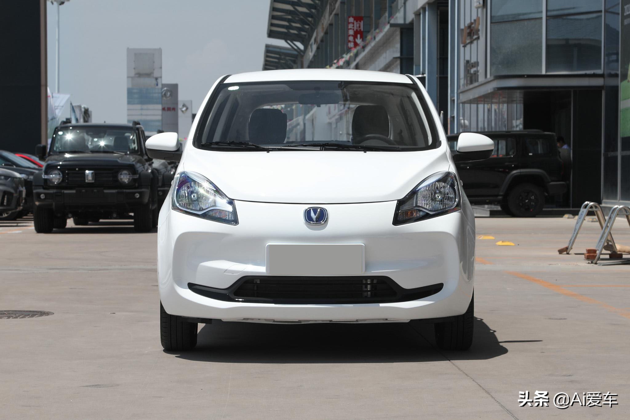 便宜耐用省油的代步车,长安奔奔新能源e-star价格