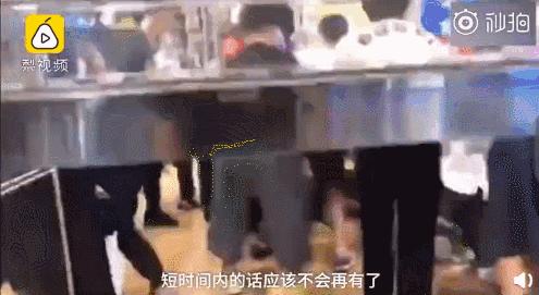 优衣库联名t恤疯抢事件,优衣库抢t恤