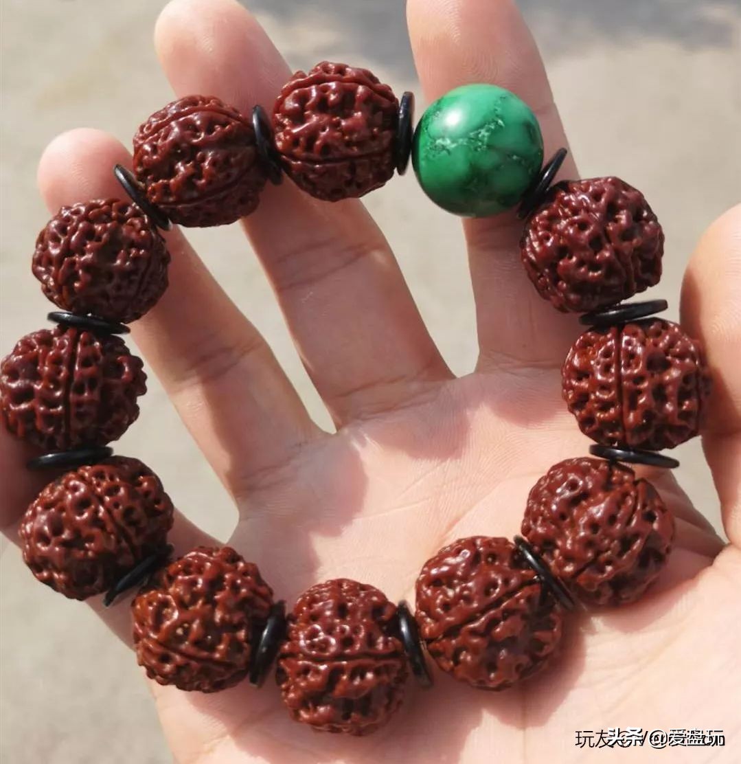 文玩桃核手串包浆玉化完图,盘玩包浆最快的手串