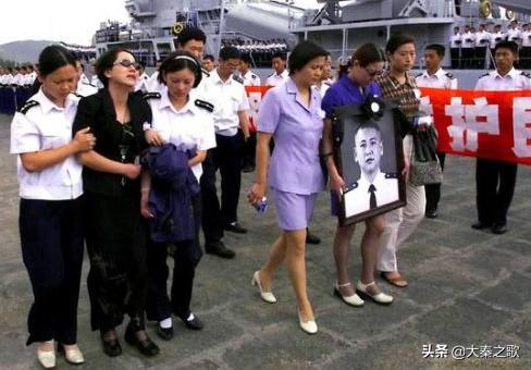 飞行员王伟牺牲,为何烈士妻子要美国道歉?揭秘中美南海撞机真相