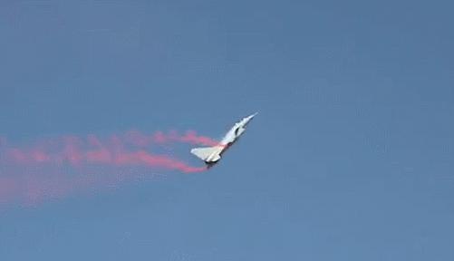 装备了矢量引擎的“新网红”，风头盖过了J20