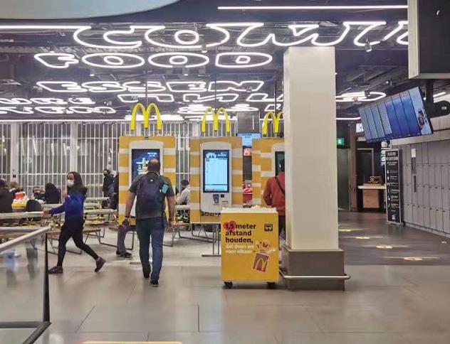 我穿着两条秋裤套牛仔外加带绒冲锋衣，来到零上29度的墨西哥