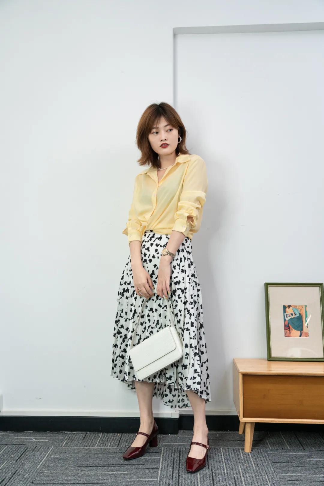 看起来丑爆款衣服,最简单的衣服搭配出时髦的效果