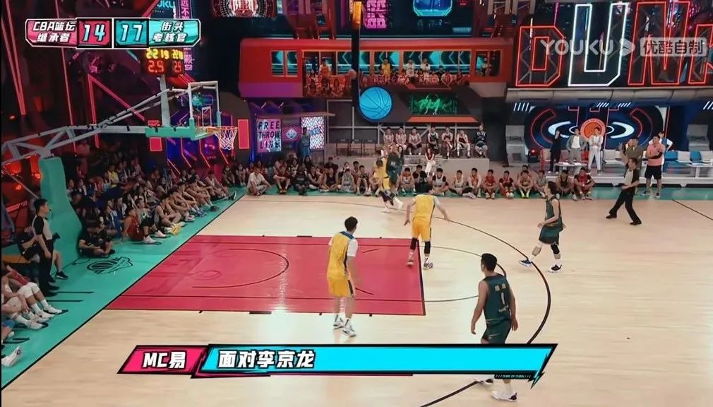 库里连续三次盖帽马布里,曹岩盖帽马布里2012