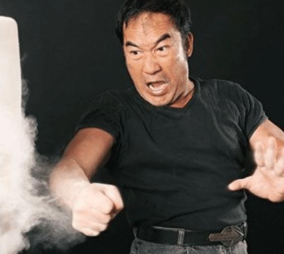 武功大师乔峰简介,乔峰经典演员