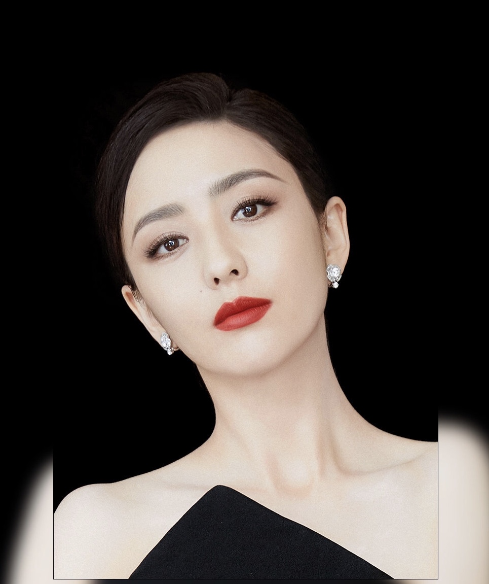 女士涂口红的正确方式,女人涂口红的时候千万不要打扰