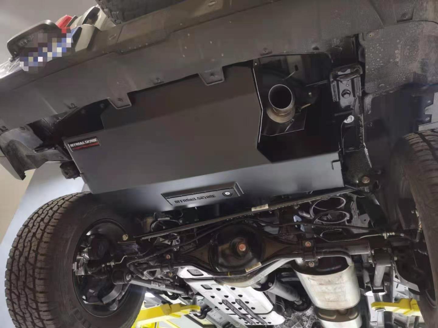 坦克300跟大g外观,坦克300公路实车