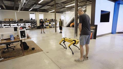 波士顿动力机器狗首个开箱视频：53万，我买到了啥？