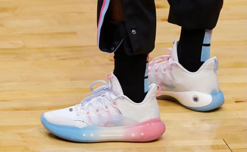 NBA球员上脚：卡鲁索穿安踏球鞋，巴特勒的驭帅14很骚气