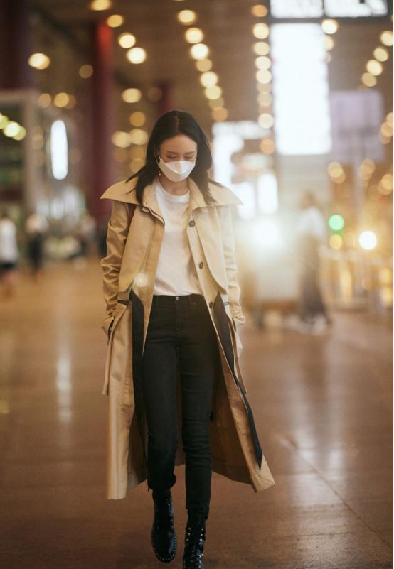 风衣搭配什么衣服好看30几岁,短款风衣男怎么搭配最时髦