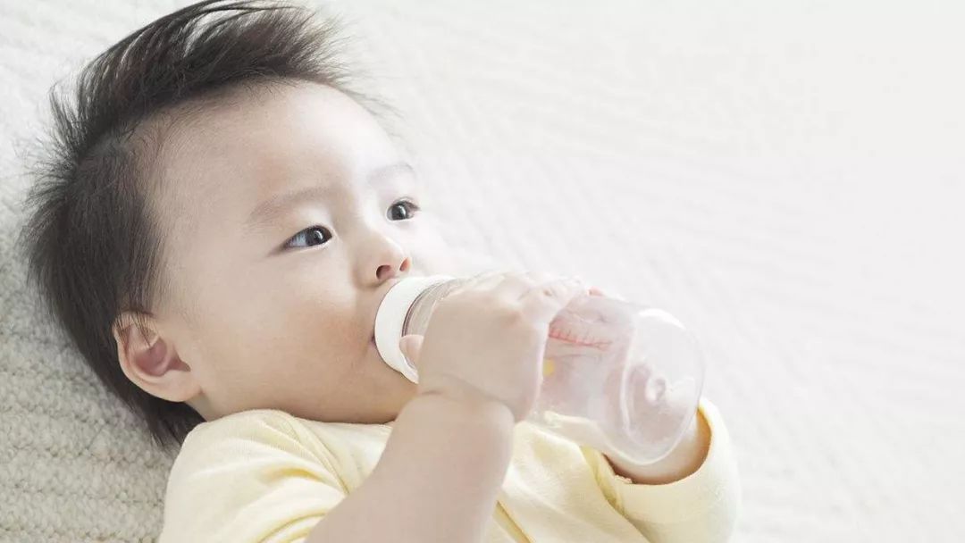 孩子不爱喝水有什么方法,小孩不爱喝水还有什么方法解决