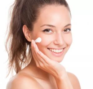 面部水疗补水的正确方法,脸部肌肤补水最佳方法