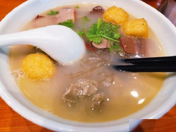 昆山金鹰附近美食小吃街,昆山嘉联益附近小吃街