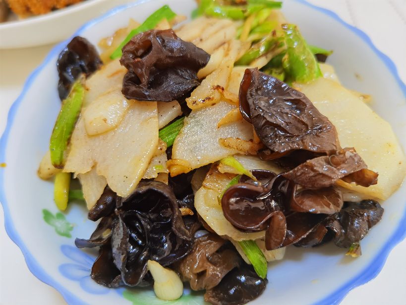 正宗四川的家常年夜饭做法,四川过春节年夜饭一般做几个菜