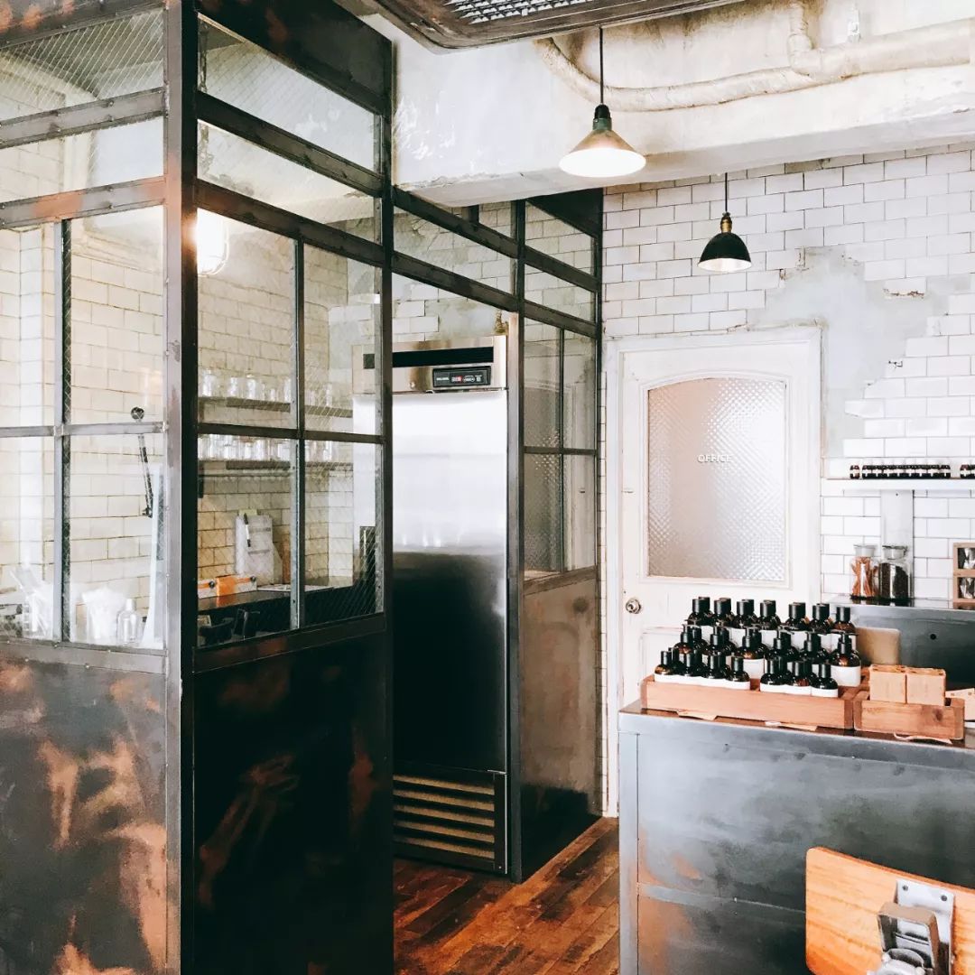 打HPV、考国际驾照、当练习生、看演唱会、泡夜店，这才是首尔