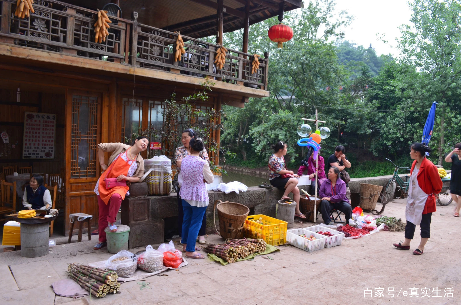 上里古镇，一个名副其实的古镇，人很少，跟丽江大研古城有的一比