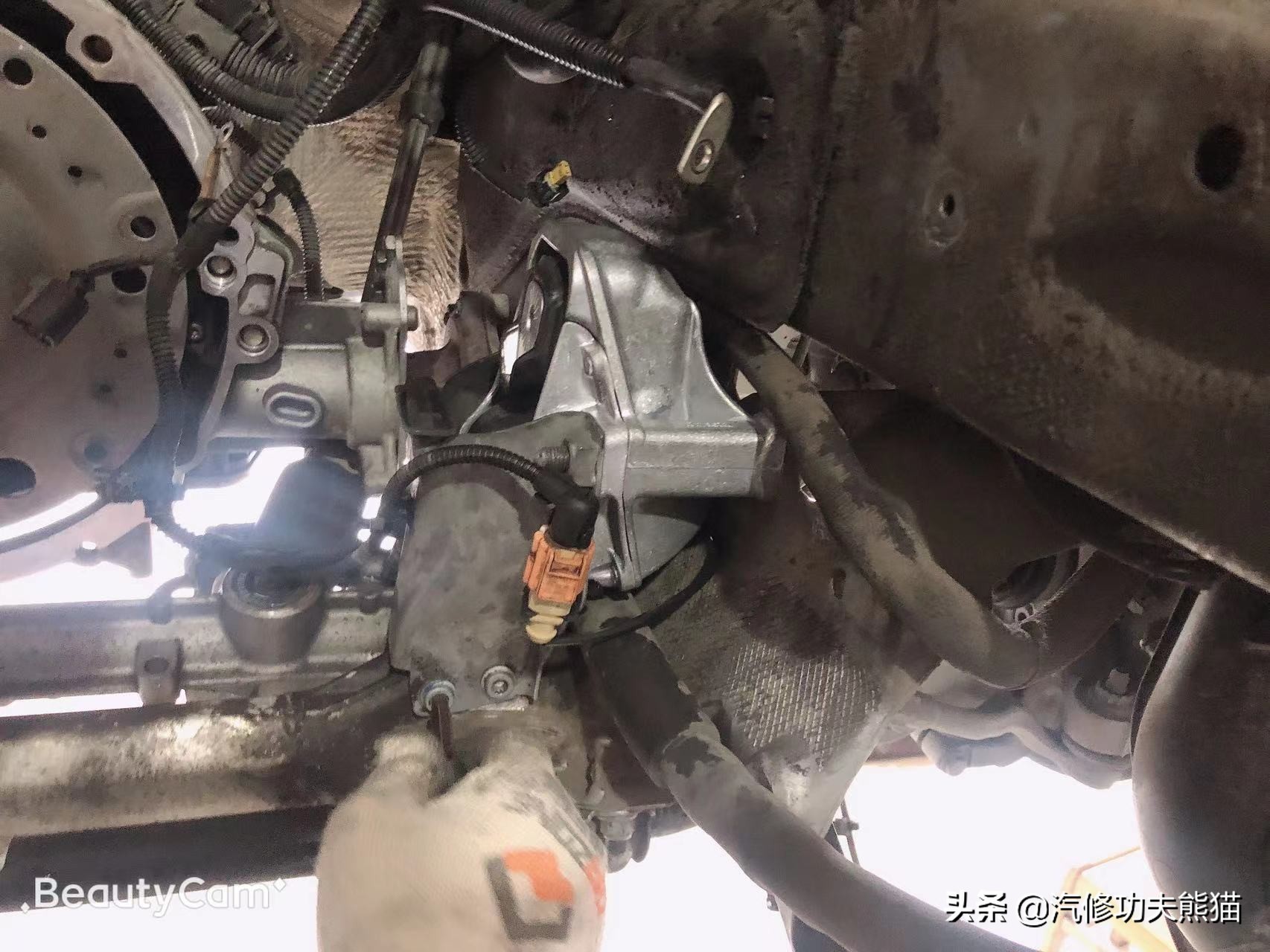 当年奥迪q5落地多少钱,当年奥迪q52018款典藏版价格