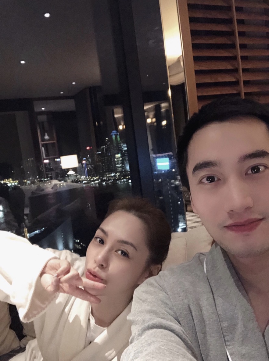 阿娇携手老公赖弘国,阿娇和老公上综艺赖弘国表现暖心